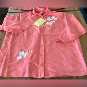 NWT QVC Yi Lin Coral Pink Mandarin Collar Blouse with White Floral Embroidery 2X